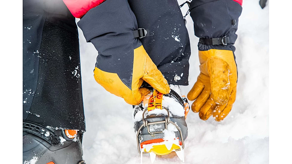 Norrona Lofoten Gore-Tex Thermo200 Long Gloves - Image 5